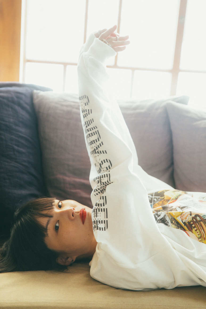 ZIP HOODIE / FLARE VOLUME PANTS --2