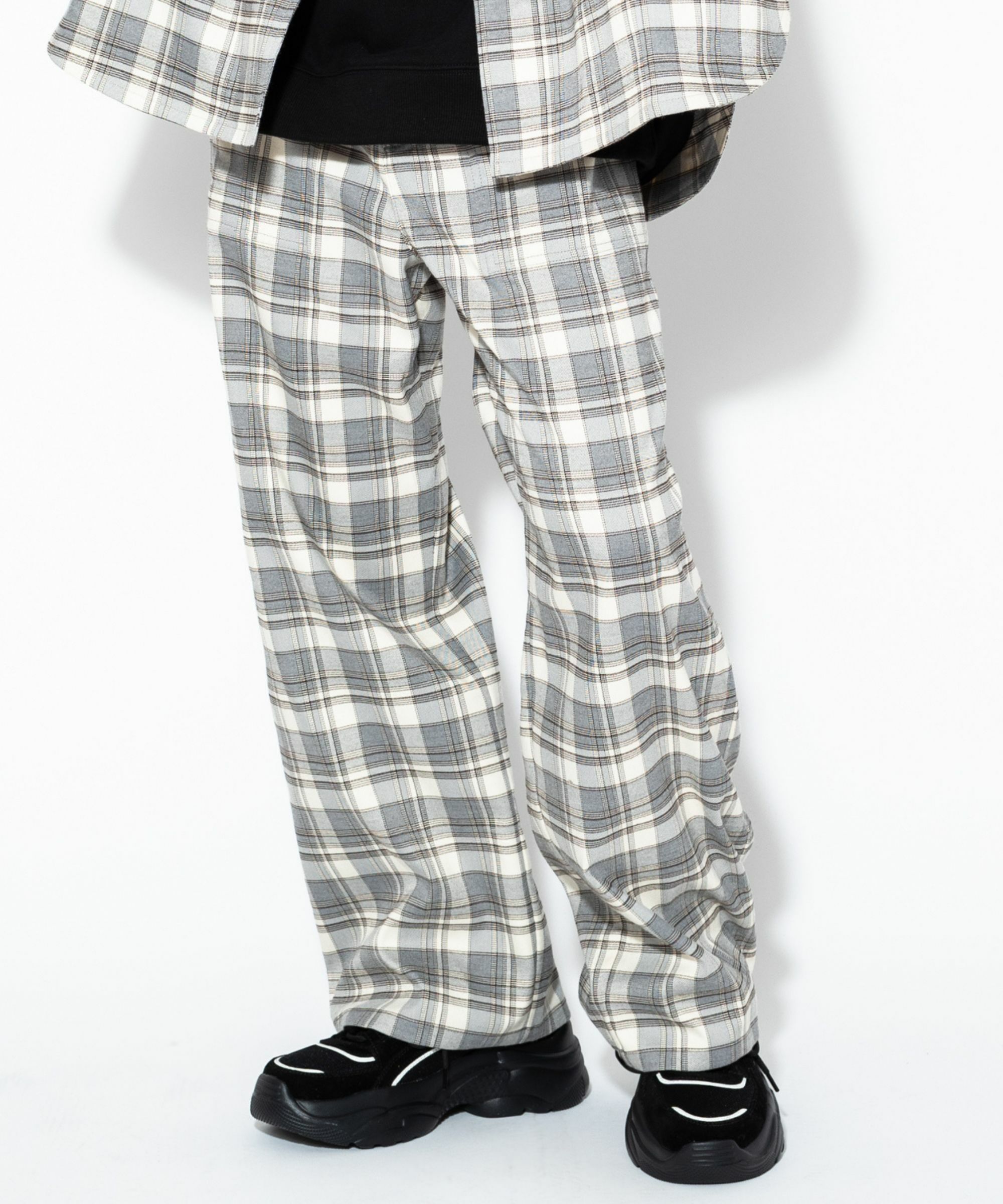 YOUTHFUL PLAID PANTS