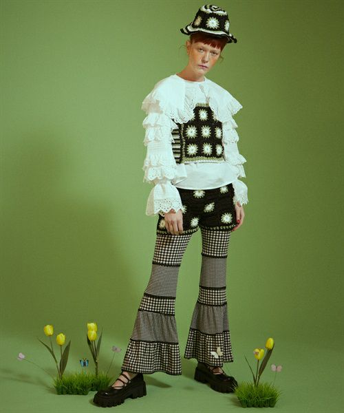FLOWER CROCHET KINT SHORT PANTS | Candy Stripper（キャンディ