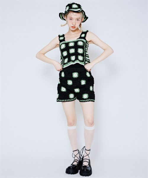 FLOWER CROCHET KINT SHORT PANTS | Candy Stripper（キャンディ
