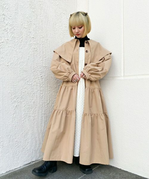 LYRICAL TIERED TRENCH COAT | Candy Stripper（キャンディ 