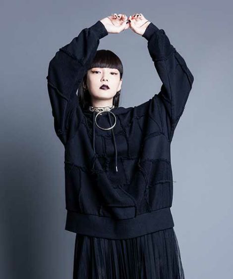【秋元梢】<br>PATCHED HOODIE