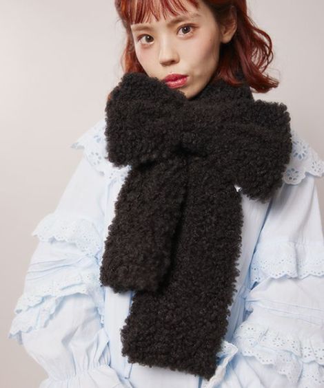 HUG ME CURLY RIBBON MUFFLER | Candy Stripper（キャンディ