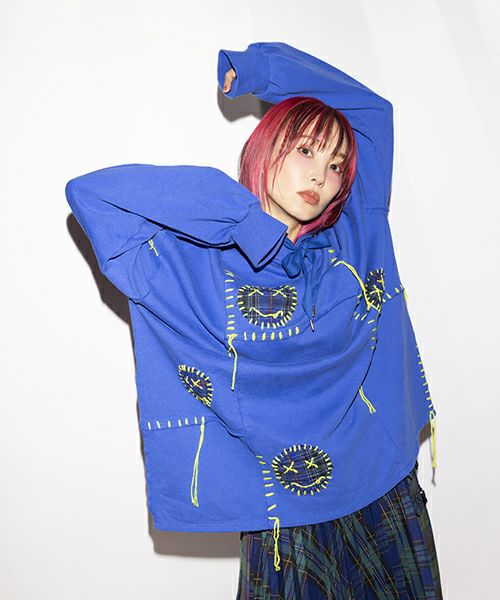 CANDYSTRIPPER LiSA＊CHECK SWITCHED HOODIE素材は写真６枚目ご覧