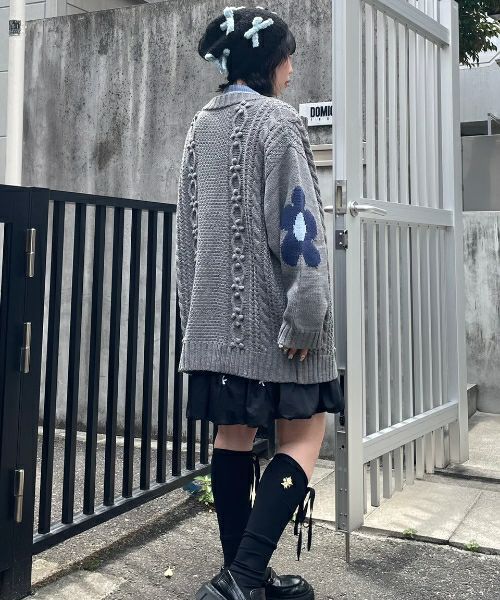 FLOWER CABLE KNIT CARDIGAN | Candy Stripper（キャンディ 
