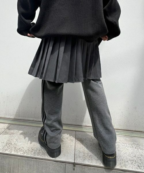完成品 LAYERED PLEATS PANTS Stripper（キャンディ Candy | パンツ