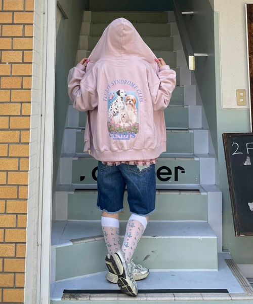 FLUFFY CLUB SWEAT HOODIE | Candy Stripper（キャンディ