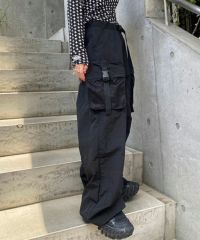 パンツ MEER./ BIG POCKET NYLON PANTS / BLK パンツ MEER./ BIG POCKET NYLON PANTS / BLK Black Black Nylon
