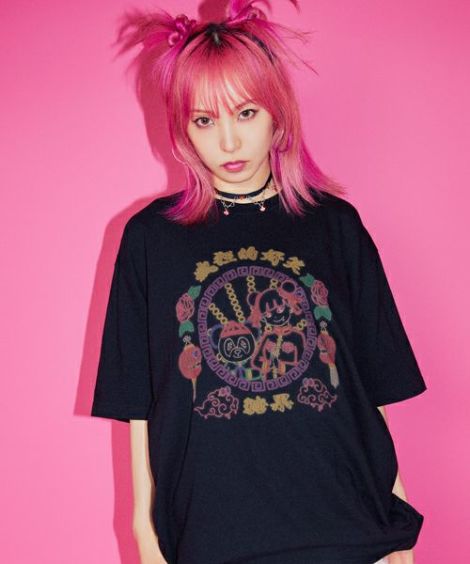 【LiSA】<br>LISA＆PEPE NEON SIGN TEE