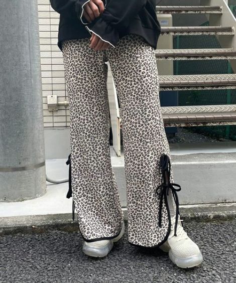 STRINGSLIT FLARED PANTS