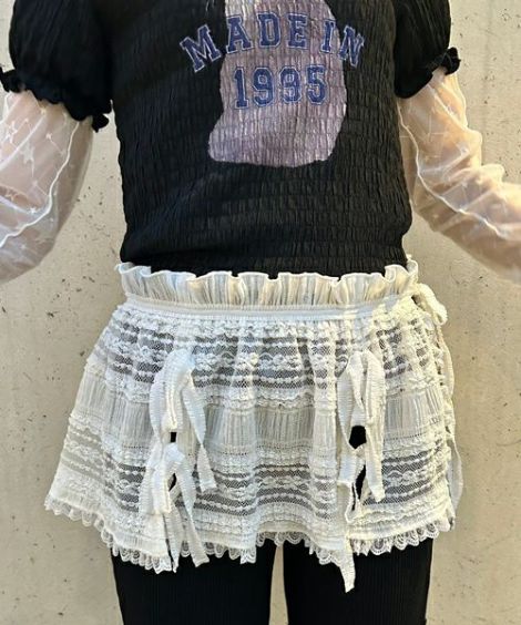 LACY APRON SKIRT
