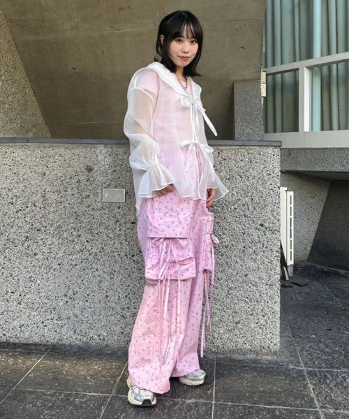 TINY FLOWER CARGO PANTS | Candy Stripper（キャンディ