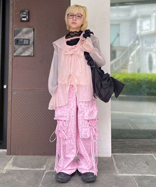 TINY FLOWER CARGO PANTS | Candy Stripper（キャンディ