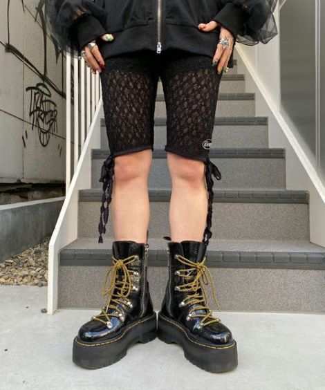 LACY BIKER SHORTS