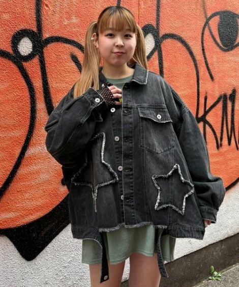 STAR PATCHED DENIM JACKET