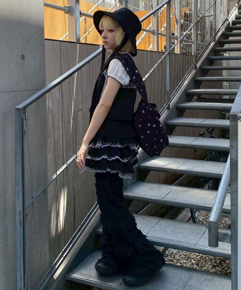 キャンディストリッパー　ハット　黒 最終値下げ！LACY BUCKET HAT キャンディストリッパー - メルカリ