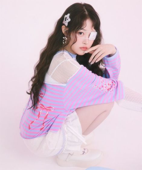 HEARTFUL FRIENDS PATCH WORK TOPS