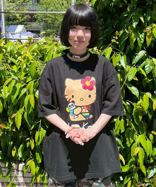 HELLO KITTY】GAL BIG TEE | Candy Stripper（キャンディ