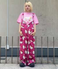 HELLO KITTY】KILA KILA VELOUR SALOPETTE | Candy Stripper